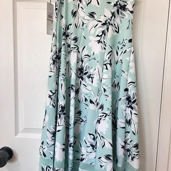 Calvin Klein Floral Midi - Picture 6 of 10